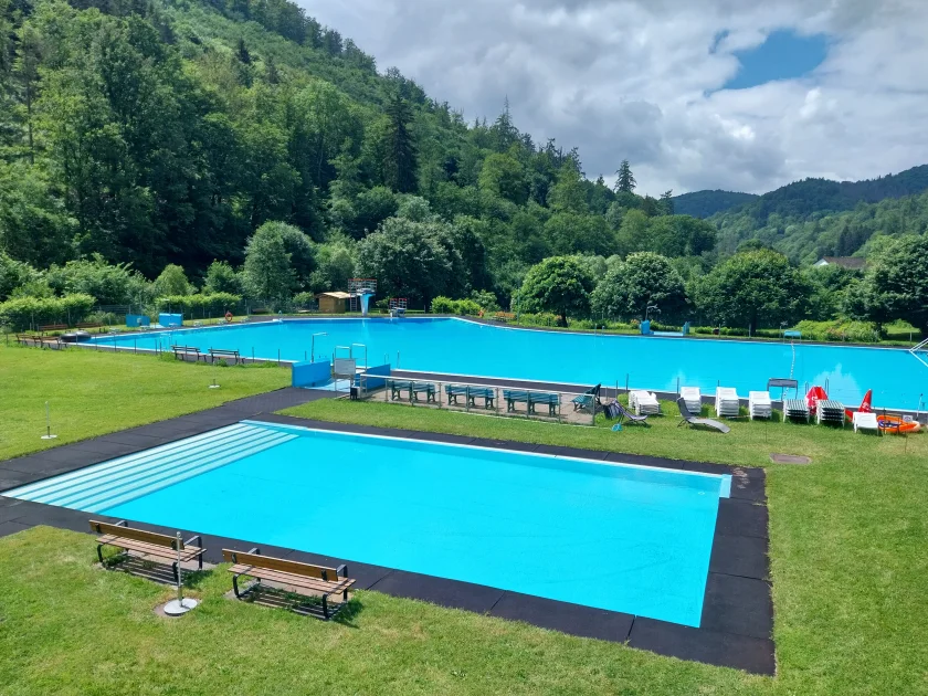 Anbaden im Waldschwimmbad Zorge