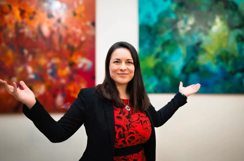 Ausstellung "MOMENTUM - Innehalten in Farbe" von Melanie Kuna-Drechsler