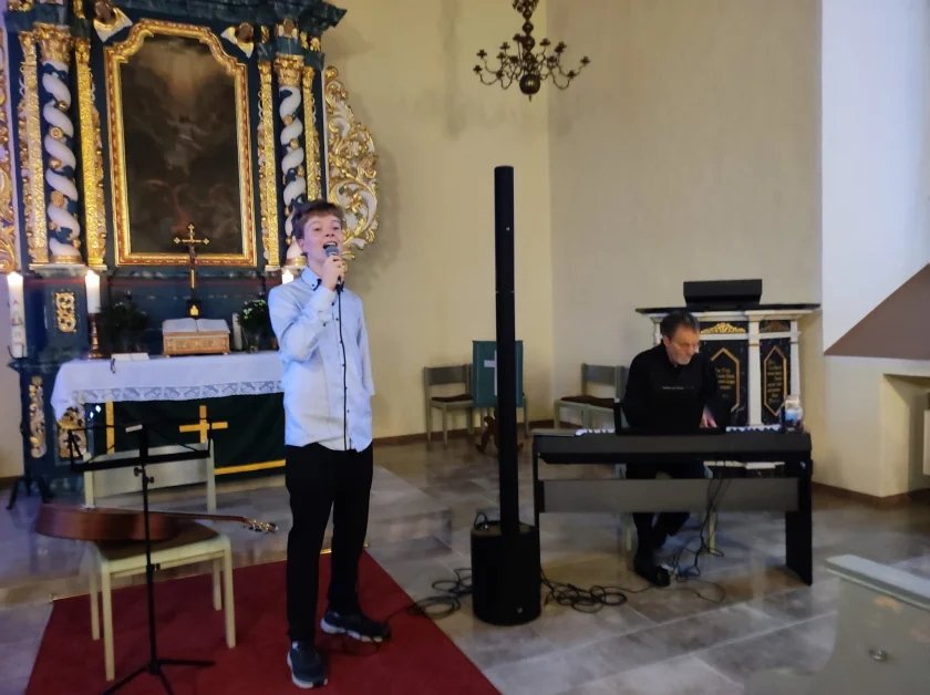 Blaue Stunde in der St. Remigius Kirche Harriehausen - Loslassen