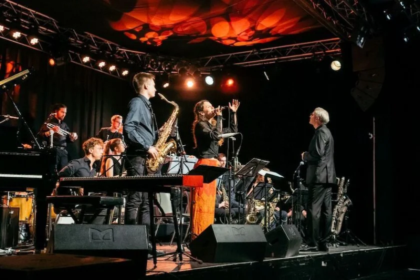 Die Landesjugendbigband groovt das Kloster