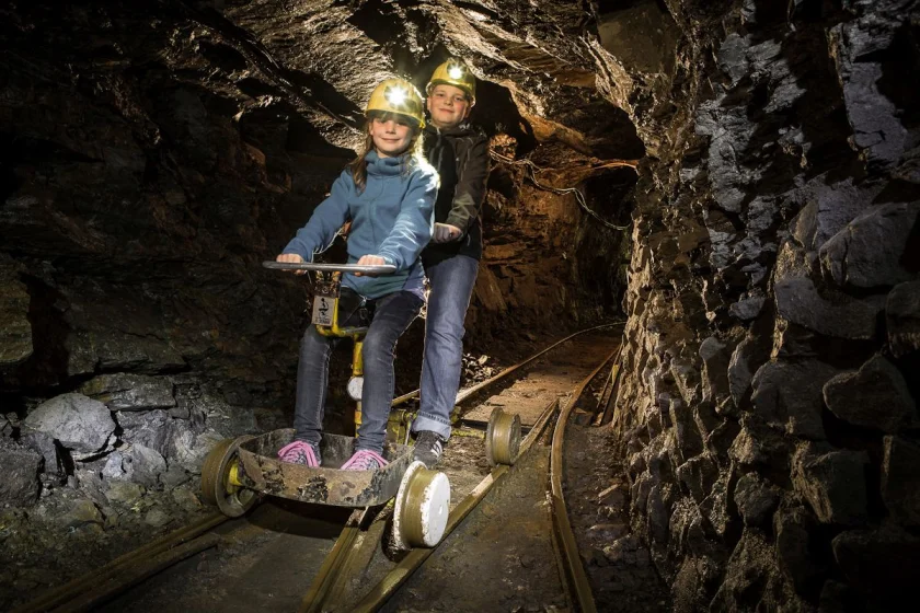 Familien-Erlebnistouren unter Tage