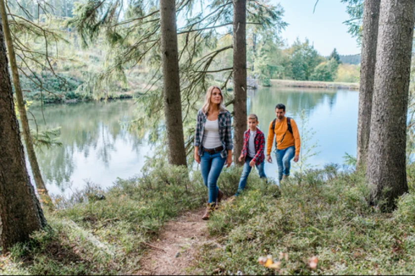 "Federn und Eier - was Vögel zu sagen haben" - Familienerlebniswanderung - 
