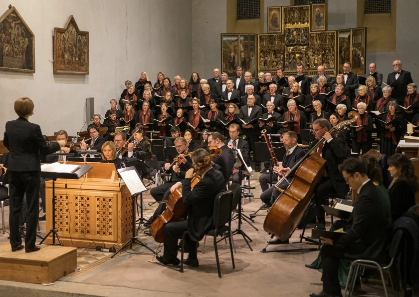 Festkonzert zum Tag der Deutschen Einheit - Wolfgang Amadeus Mozart: Missa in C (Krönungsmesse) KV 317Johann Sebastian Bach: Kantate “Ich hatte viel Bekümmernis” BWV 21