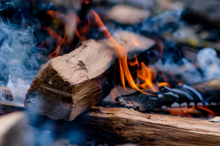 Feuermachen und Stockbrot
