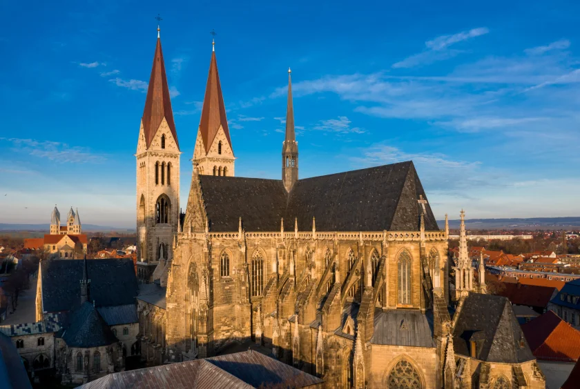 Öffentliche Führung durch den größten mittelalterlichen Domschatz außerhalb des Vatikans (im Rahmen des Korrespondenzortprojektes „Wiederentdeckung des Mittelalters“)