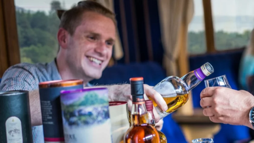 Gin-Tasting - BeGINnen wir das Wochenende mit einem guten Drink und einem gemütlichen Platz im Salonwagen!