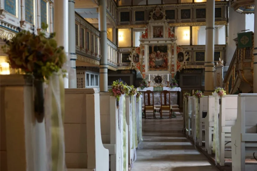 Gottesdienst für Touristen und Einheimische - Am Sonntag nach Himmelfahrt, 17. Mai 2026, lädt die Evangelische Kirchengemeinde St. Nikolai Bad Sachsa um 10:30 Uhr zum vierten Mal zu einer gottesdienstlichen Führung ein.