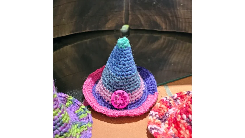 Häkelkurs im Kunsthandwerkerhof Glashütte Zellerfeld - Entdecken Sie die spannende Welt des Häkelns mit Nadel und Wolle! 🧶❤️