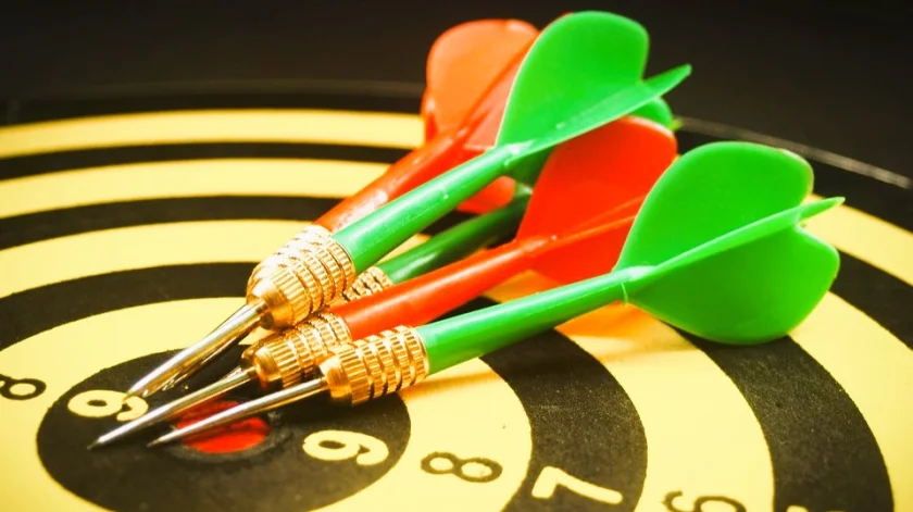 Initiativgruppe Darts-Gruppe - Heute kommen die Freunde des spannenden Wurf- und Geschicklichkeitsspiels auf ihre Kosten – Seniorinnen und Senioren sind herzlich zum Mitdarten eingeladen.