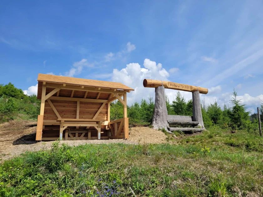 14 km Wanderung zur neuen Schutzhütte am Nienburger Tor - Wanderung vom Sportplatz Freiheiter Höhen durch das Bremketal zur neuen Schutzhütte "Nienburger Tor".