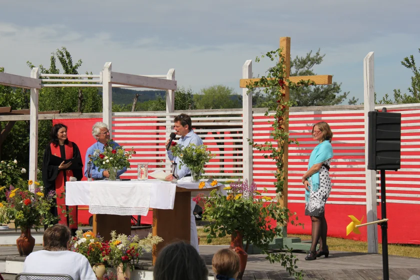 Ökumenischer Pfingstgottesdienst im Bürgerpark - Gottesdienst im Garten des Glaubens