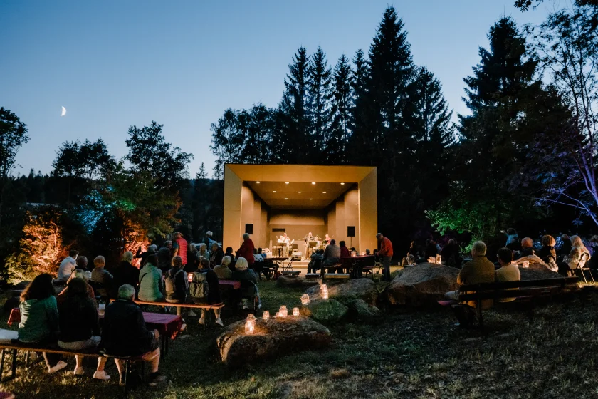 Kurparkfest - Lichterglanz & Jazz unter alten Bäumen - Die Big Ben Dix Band beim Schierker Musiksommer 2026