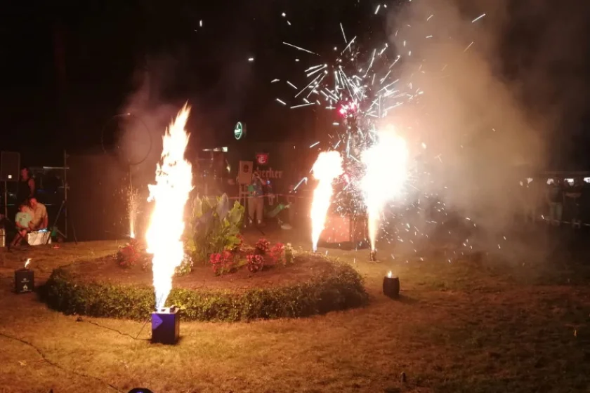 Lichterfest 2025 in Bad Sachsa - Lichterfest im Vitalpark Bad SachsaAm 1. August verwandelt sich der Vitalpark Bad Sachsa in eine zauberhafte Lichterwelt. Ab 18.00 Uhr lädt die Tourist-Information zu einem wunderbaren Abend zum alljährlichen Lichterfest ein.