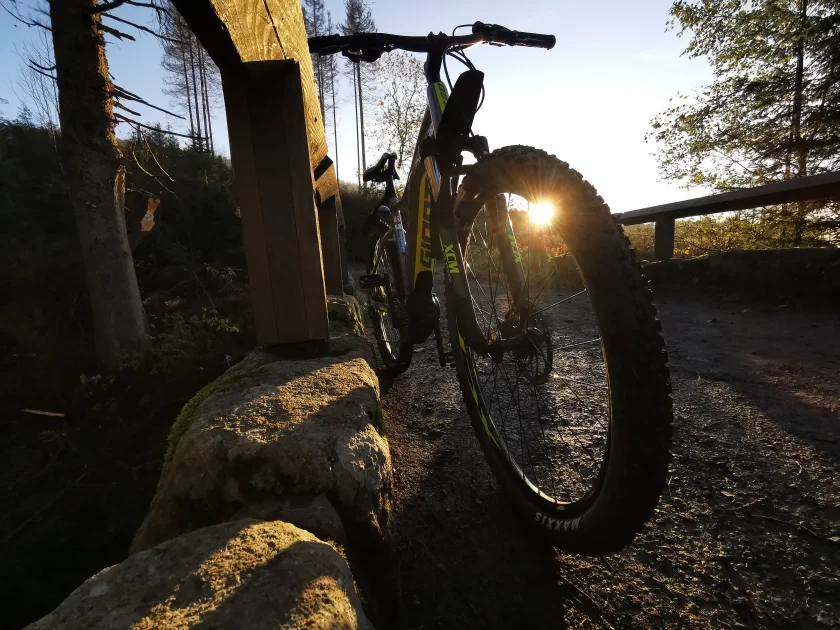 Mit dem MTB entlang malerischer Gebirgsbäche