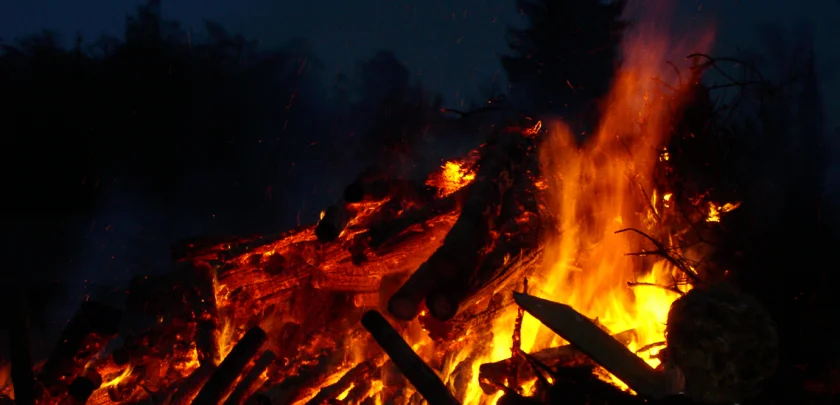 Osterfeuer auf dem Mühlberg