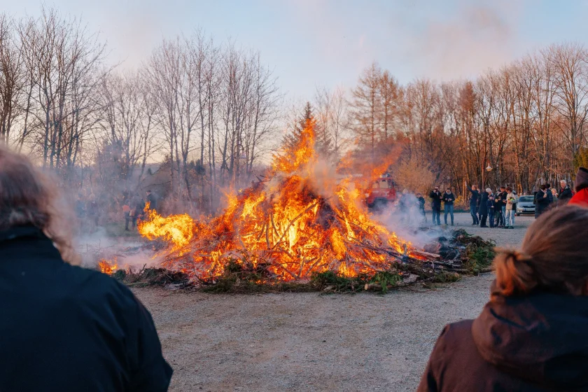 Osterfeuer auf dem Schützenplatz - 