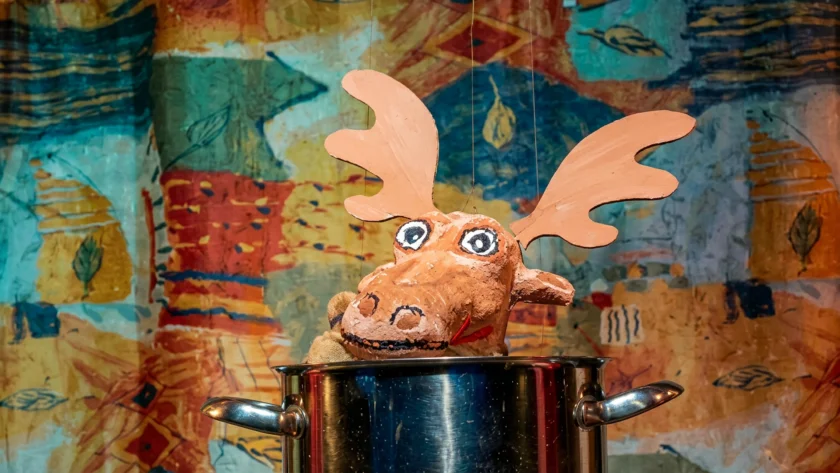 Puppentheater "Kommt ein Elch geflogen" - Das Theater Silberborn spielt auf!