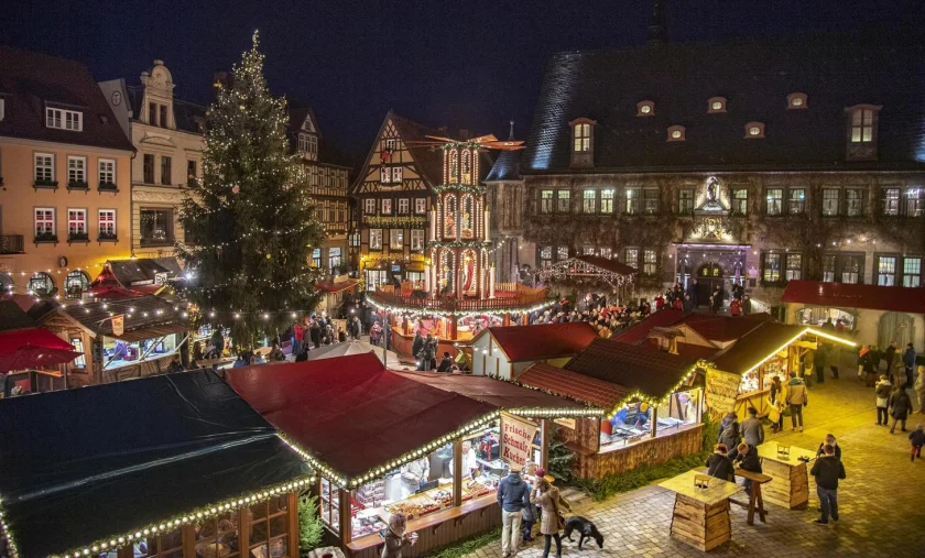 Quedlinburger Weihnachtsmarkt - Kunst und Genuss auf dem Markt&nbsp;inkl. Bühnenprogramm