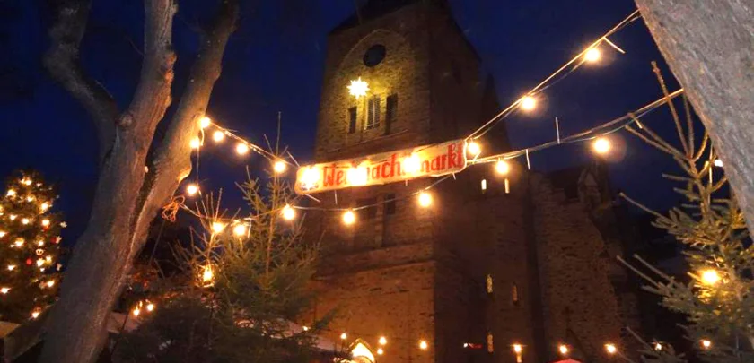 Romantischer Weihnachtsmarkt - auf dem Elbingeröder Kirchplatz