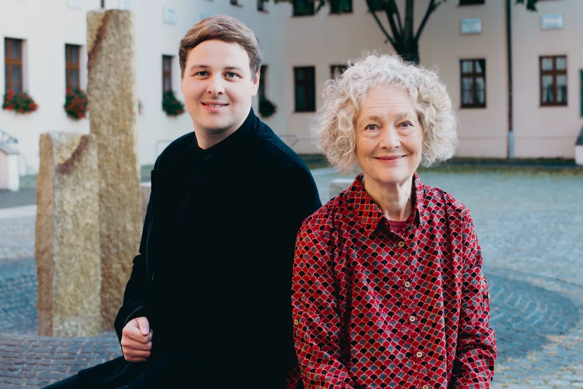 Sonderkonzert: Queen of Barock Dame Emma Kirkby - Zum 400. Todesjahr von John Dowland widmet sich die Weltstarsängerin Emma Kirkby mit Bariton Florian Franke und dem Lautenisten Bernhard Reichel aus Bremen der ausdrucksstarken Klangwelt der frühbarocken Dialoge und Arien.