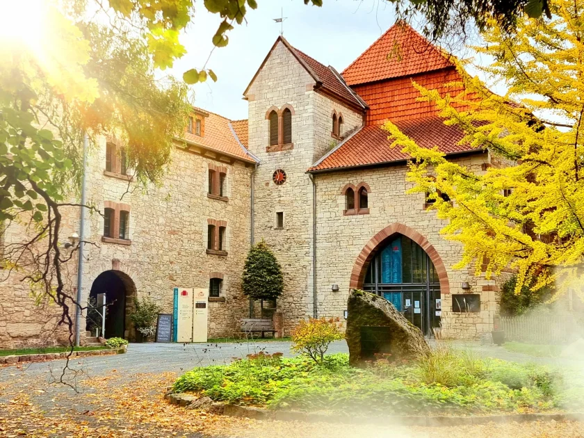Spiritueller Herbst der Harzer Klöster: Roswitha Andacht in Brunshausen