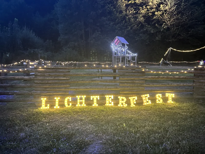 Wieda leuchtet - Lichterfest 2026 auf dem Grillplatz in Wieda.Lassen Sie sich von der funkelnden Atmosphäre verzaubern. Wir freuen uns auf Sie und auf eine tolle Veranstaltung in ganz besonderer Atmosphäre.