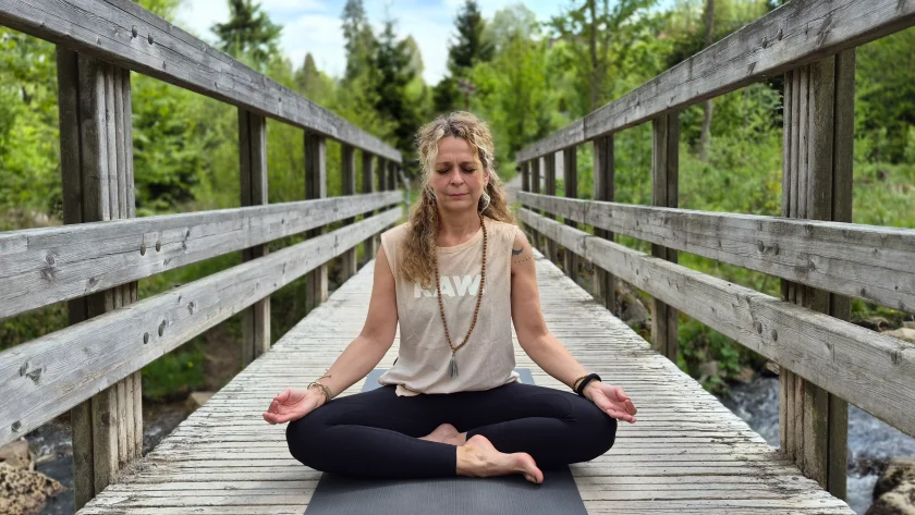 Yoga im Kurpark Schierke – Entspannung und Bewegung inmitten der Natur - Entspannung und Bewegung inmitten der Natur